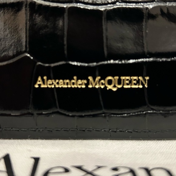 ALEXANDER McQUEEN Skull Flat Zip Wallet in Croc-Embossed Black Leather w/ GHW - Picture 5 of 8